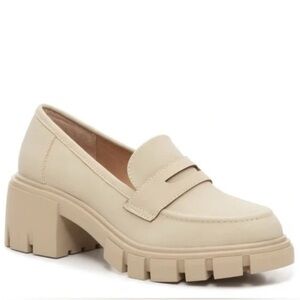 Sincerely Jules Cream Chunky Loafers size 9